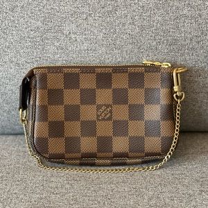 Louis Vuitton Mini Pochette Accessoires DE